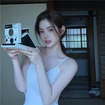 穿条纹衣的男孩